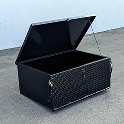 YAM-DRIVE-CARGO31-front-ISO-open_250x250