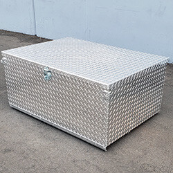 YAM-DRIVE-CARGO31A-SILVER-front-ISO-closed_250x250
